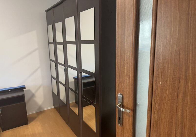 Titan, piata Nicolae Grigorescu.