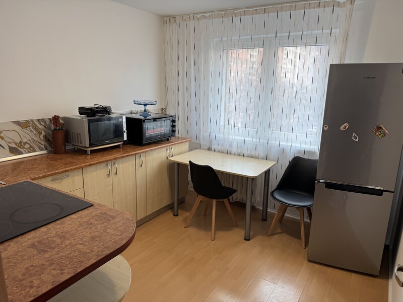 Titan, piata Nicolae Grigorescu.